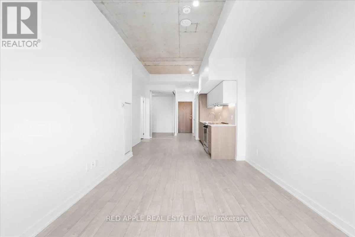 207 - 30 BASEBALL PLACE