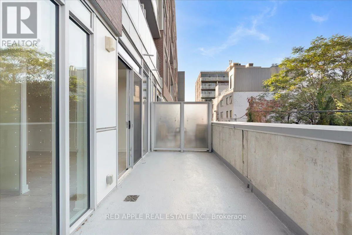 207 - 30 BASEBALL PLACE