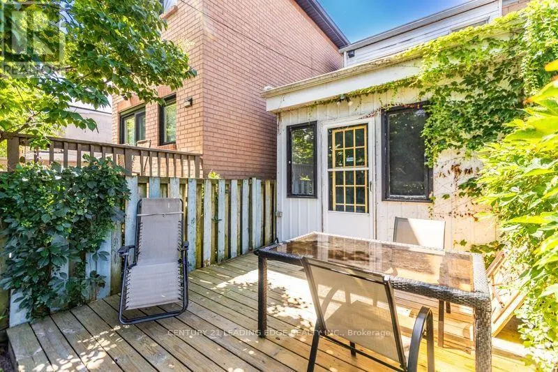 93 MURIEL AVENUE N