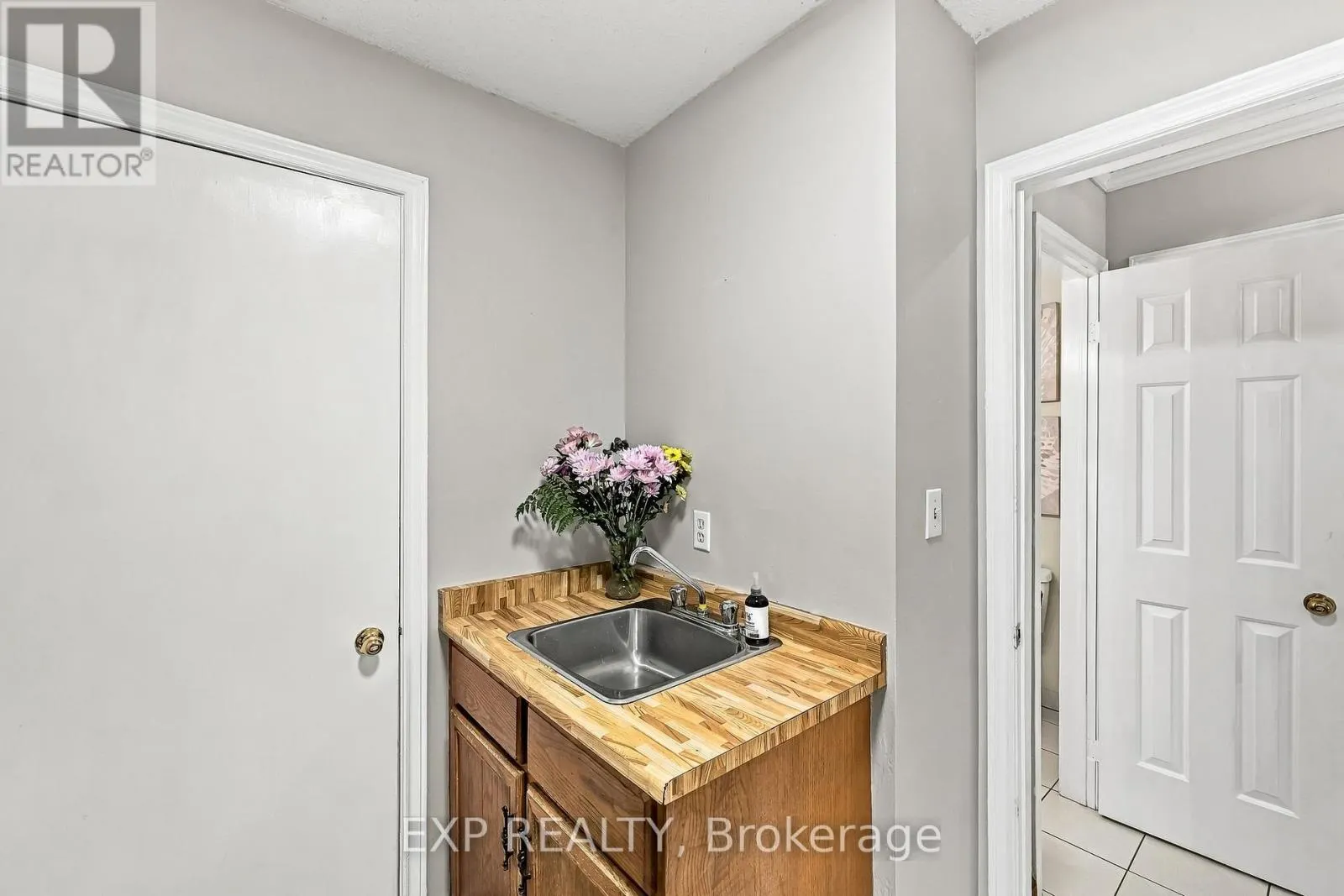 40 ORCHARD PARK DRIVE
