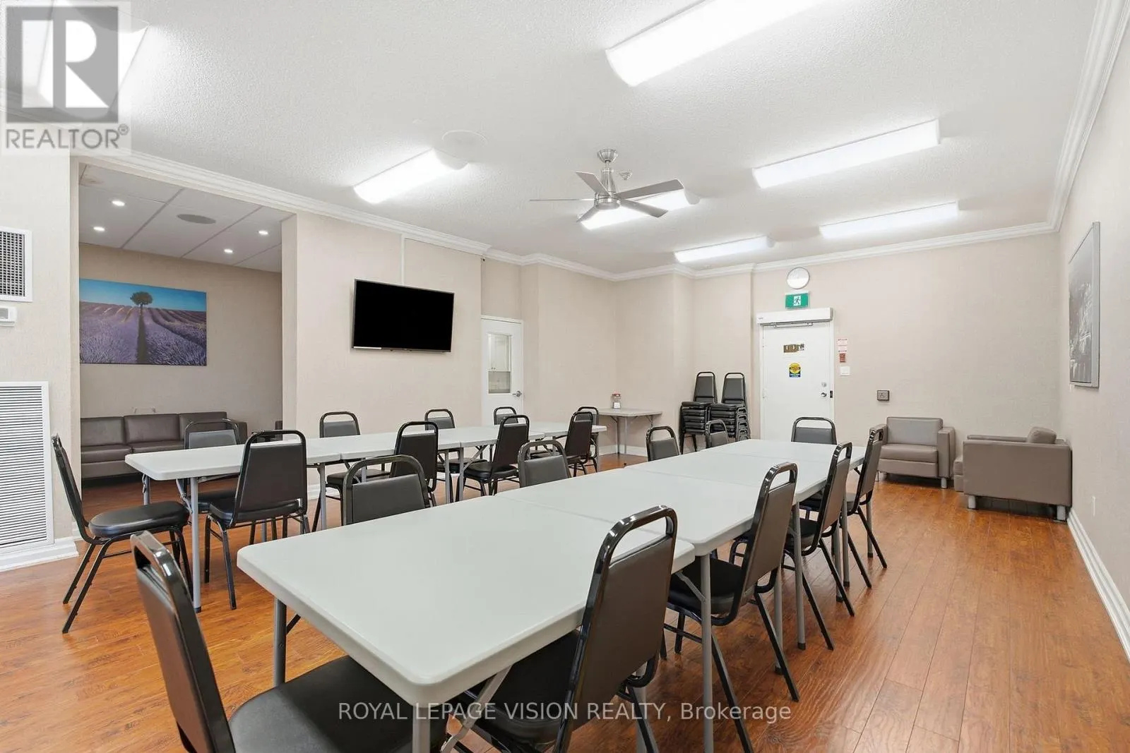 319 - 10 DEAN PARK ROAD