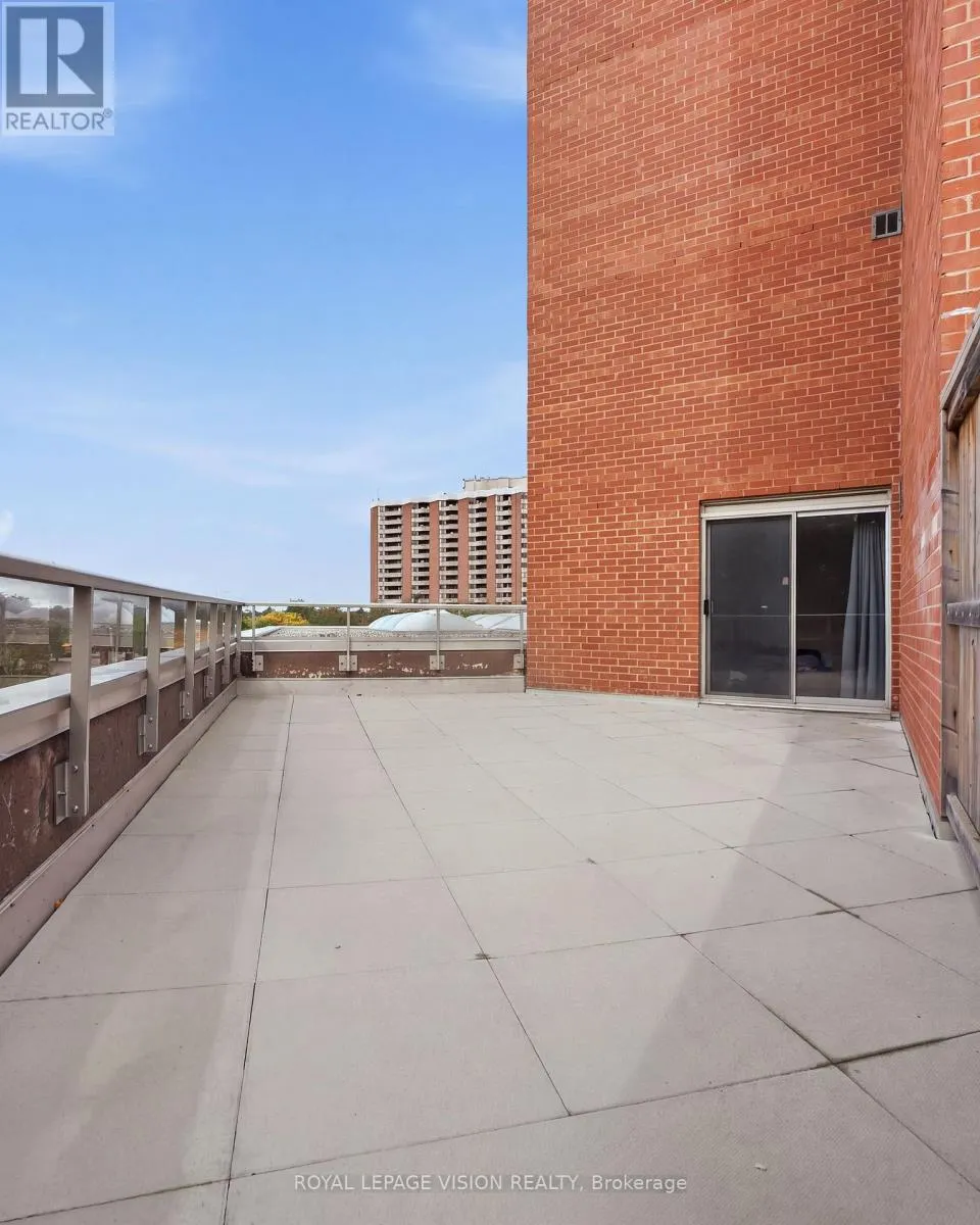 319 - 10 DEAN PARK ROAD