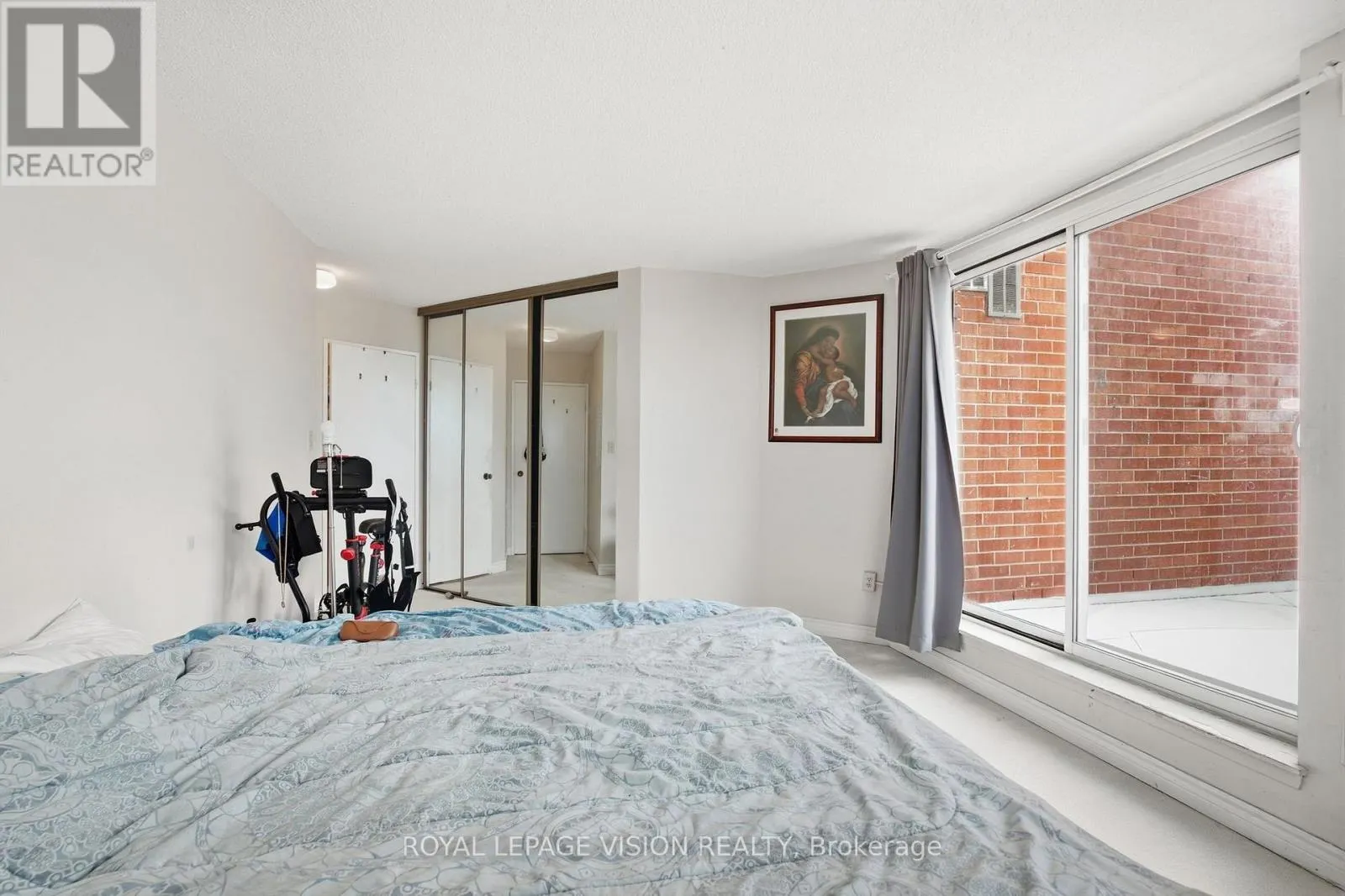 319 - 10 DEAN PARK ROAD