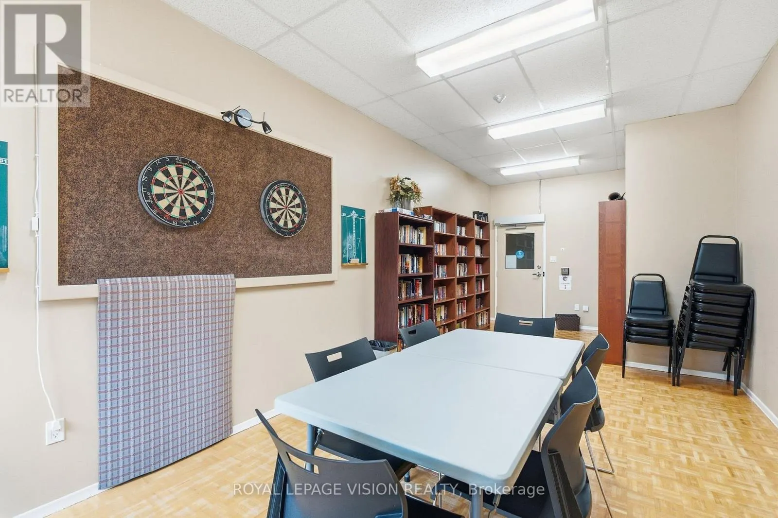 319 - 10 DEAN PARK ROAD