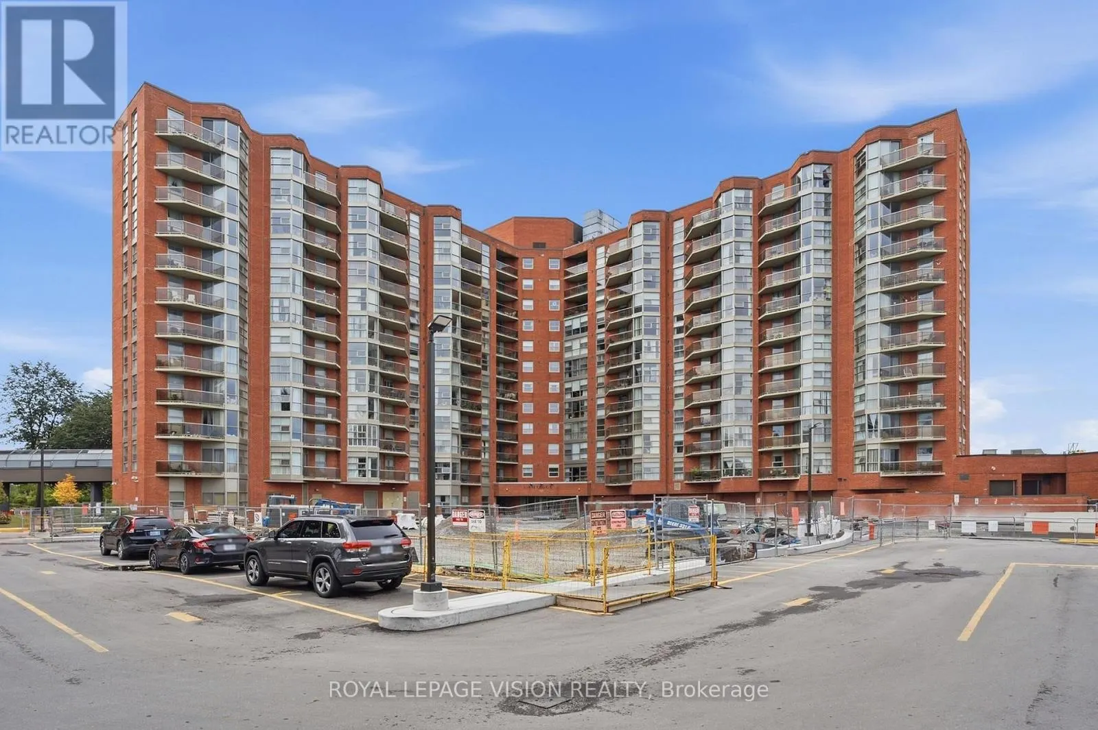 319 - 10 DEAN PARK ROAD