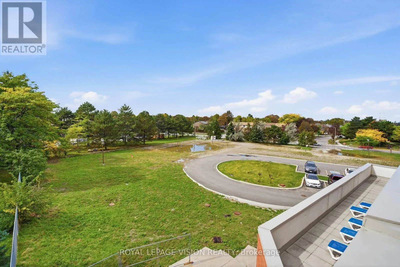319 - 10 DEAN PARK ROAD