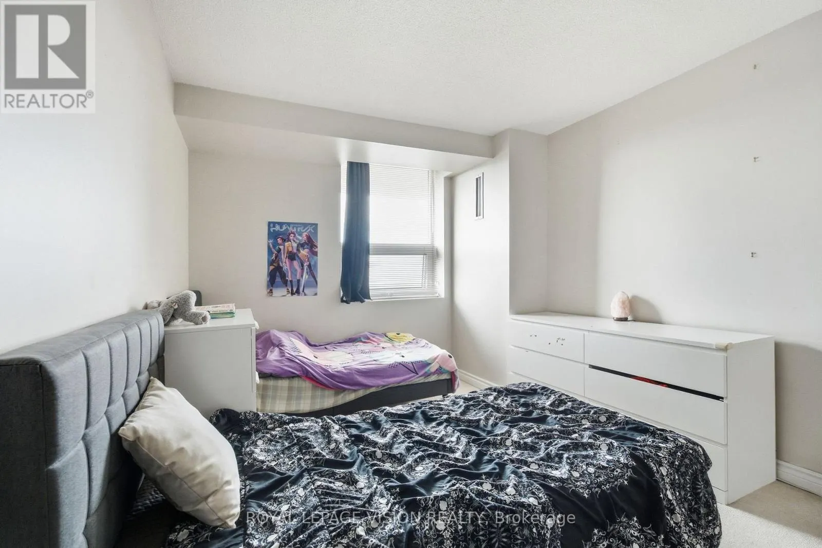 319 - 10 DEAN PARK ROAD