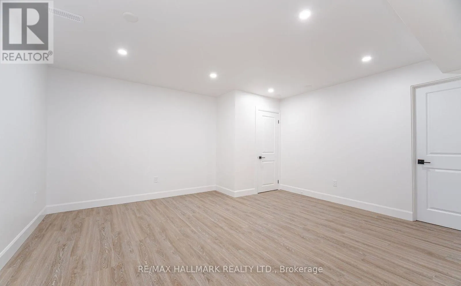 283 PORTER - LOWER LEVEL STREET