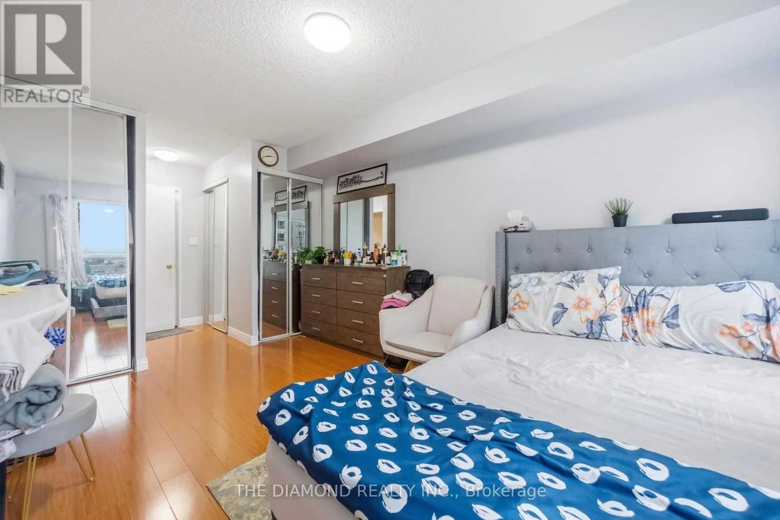 816 - 2550 LAWRENCE AVENUE E