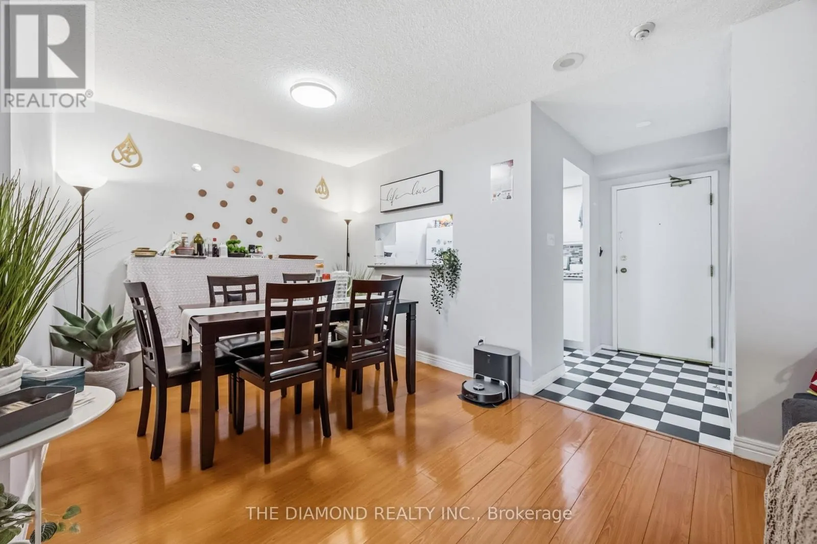 816 - 2550 LAWRENCE AVENUE E