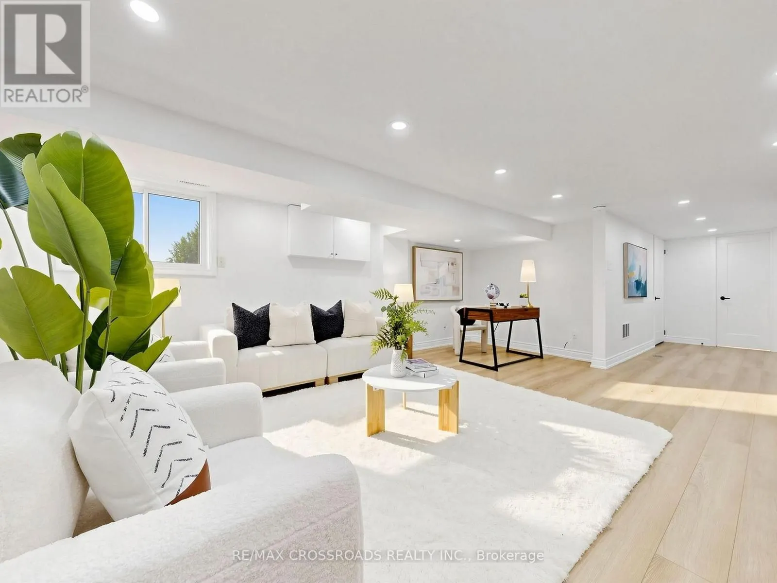 548 GLEBEHOLME BOULEVARD