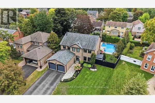 5 DRAPER COURT