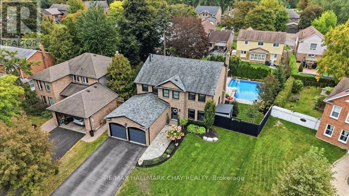 5 DRAPER COURT