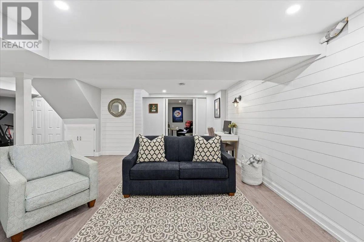 5 DRAPER COURT