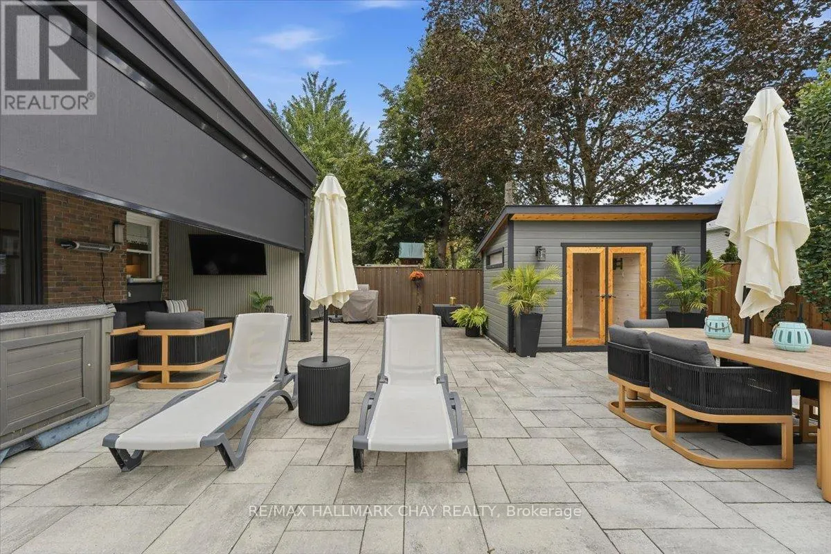 5 DRAPER COURT