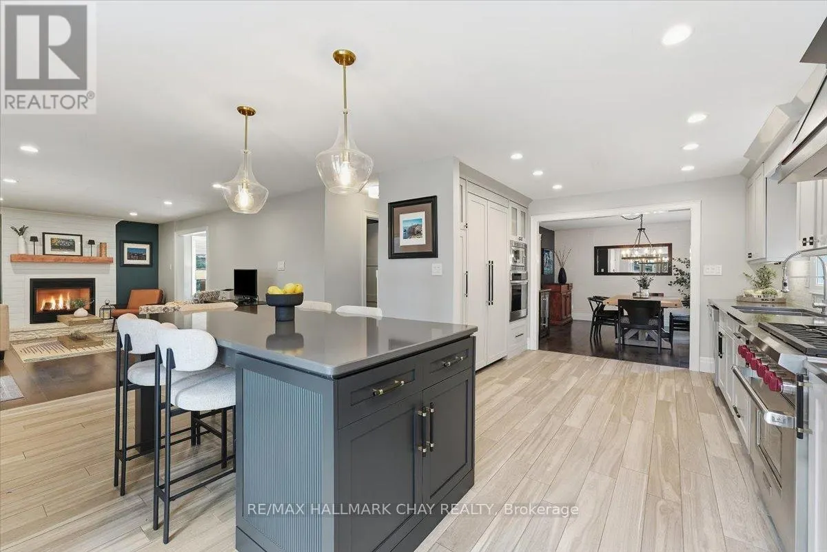 5 DRAPER COURT