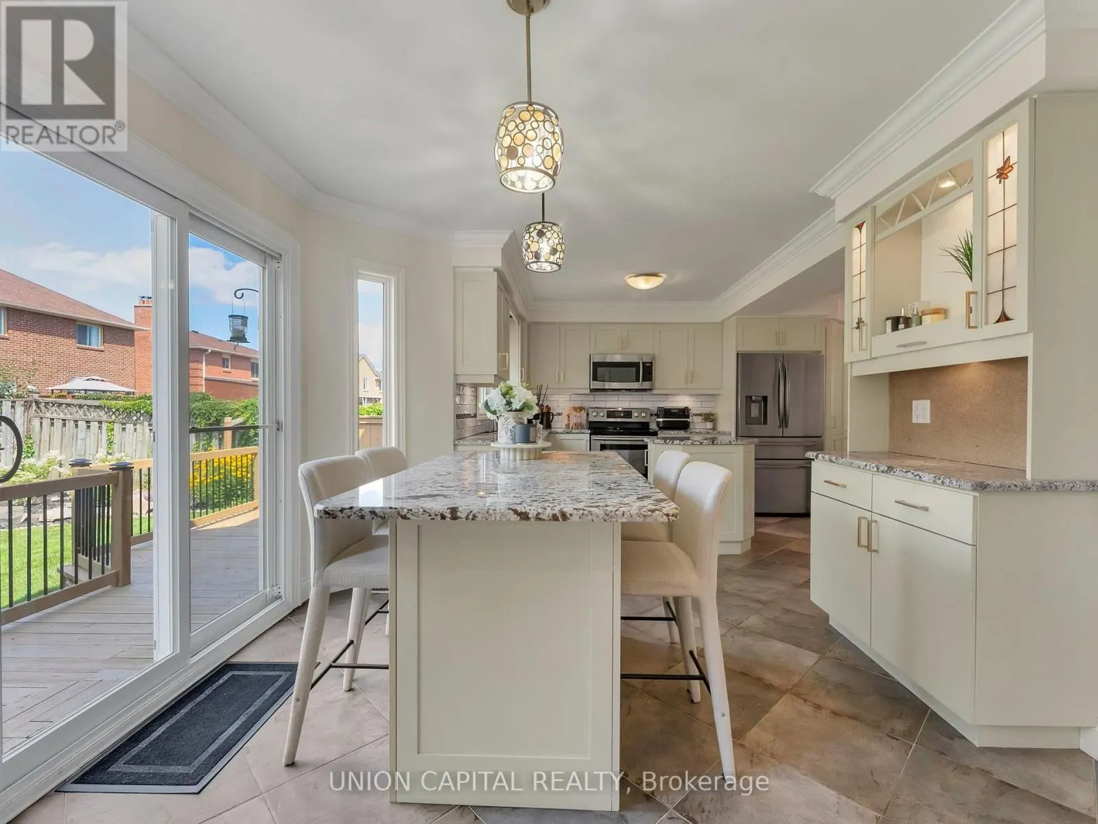 772 PEBBLE COURT