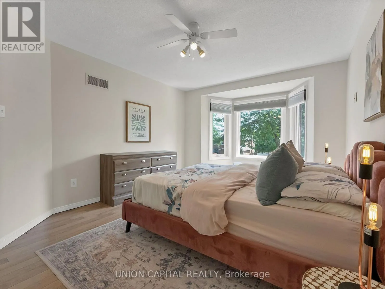772 PEBBLE COURT