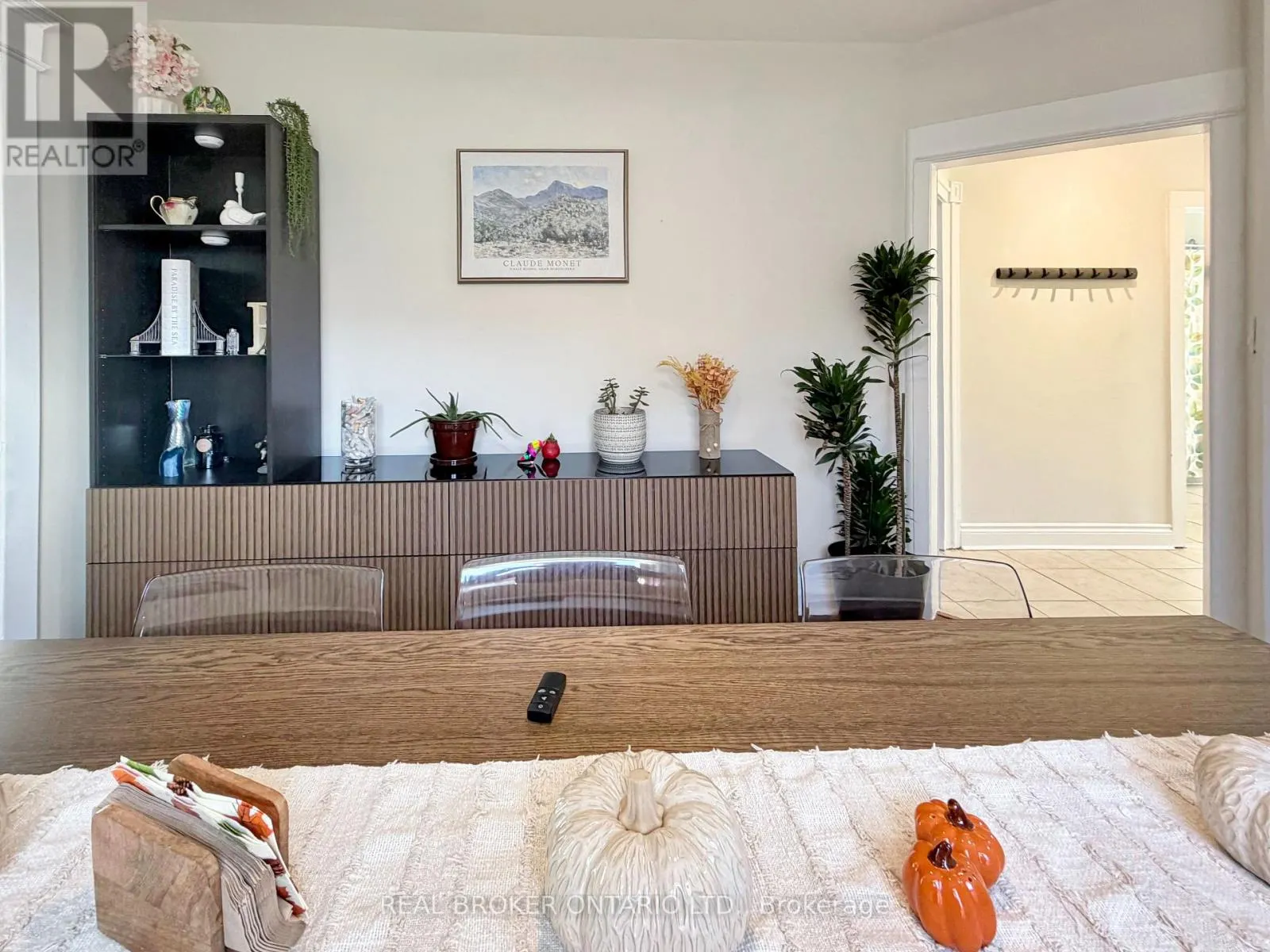 UPPER - 79 BLANTYRE AVENUE