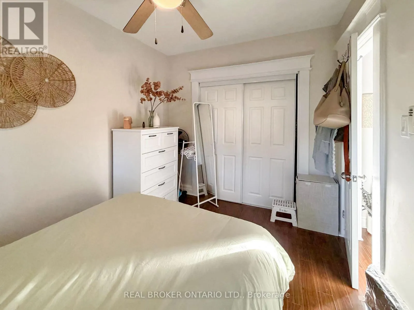 UPPER - 79 BLANTYRE AVENUE