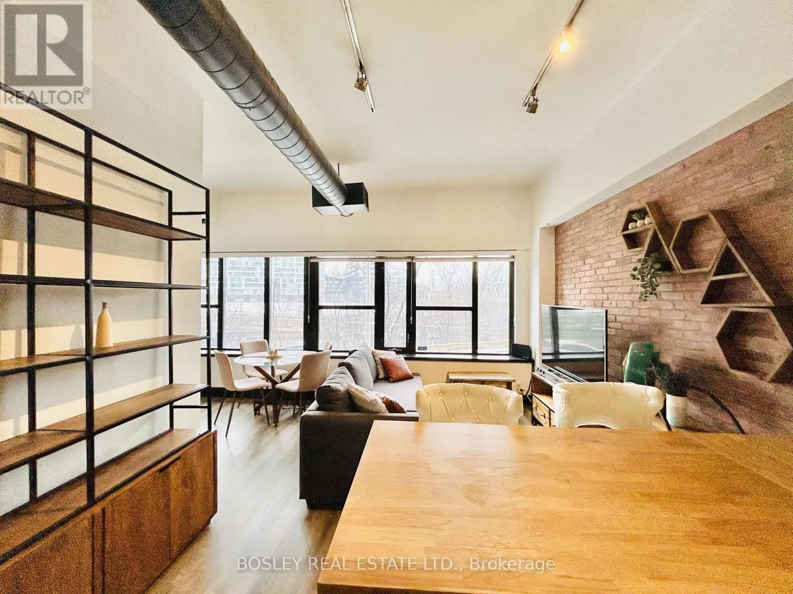 106 - 625 QUEEN STREET