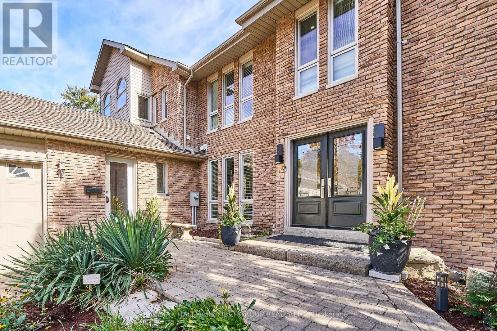 515 OAKWOOD DRIVE