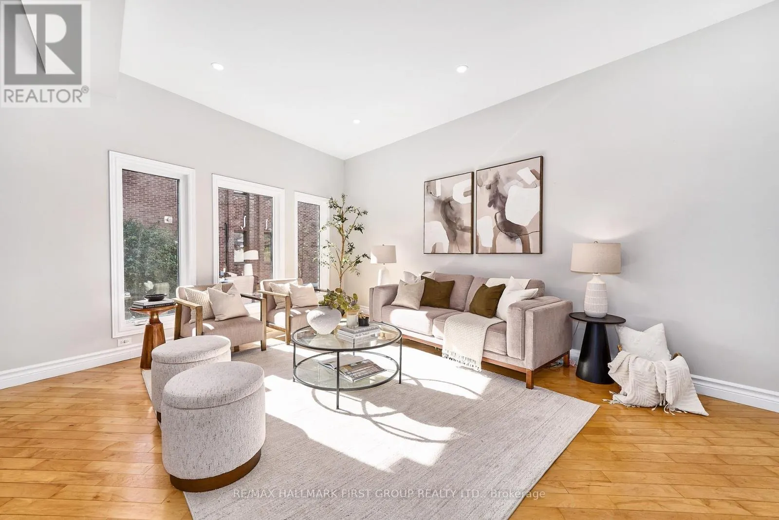 515 OAKWOOD DRIVE