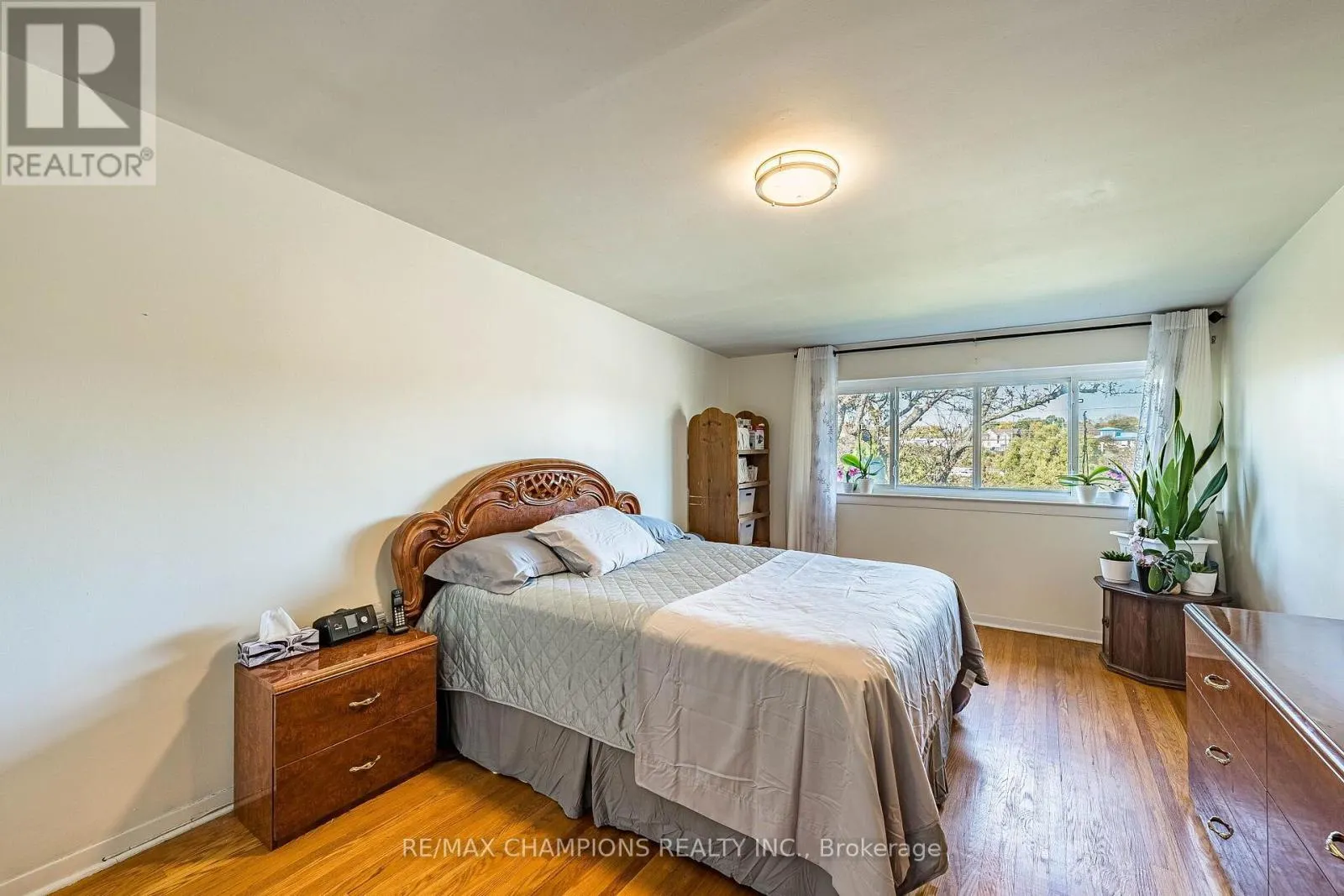 17 - 925 BAYLY STREET