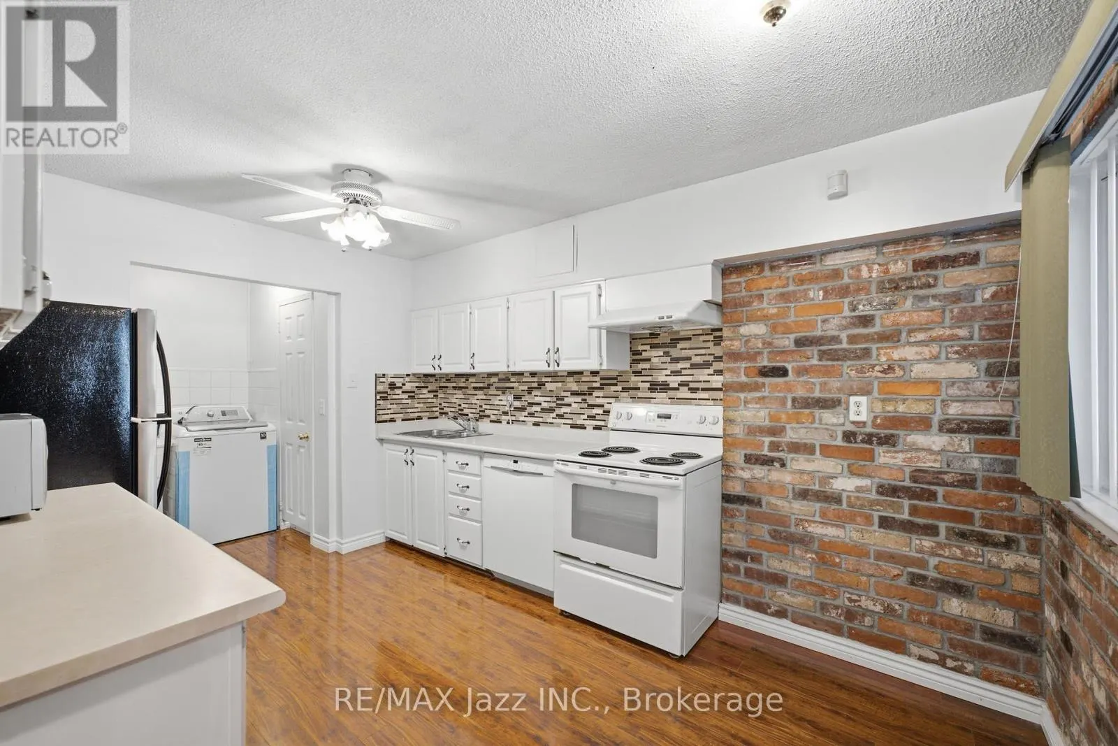 38 - 120 LING ROAD #38