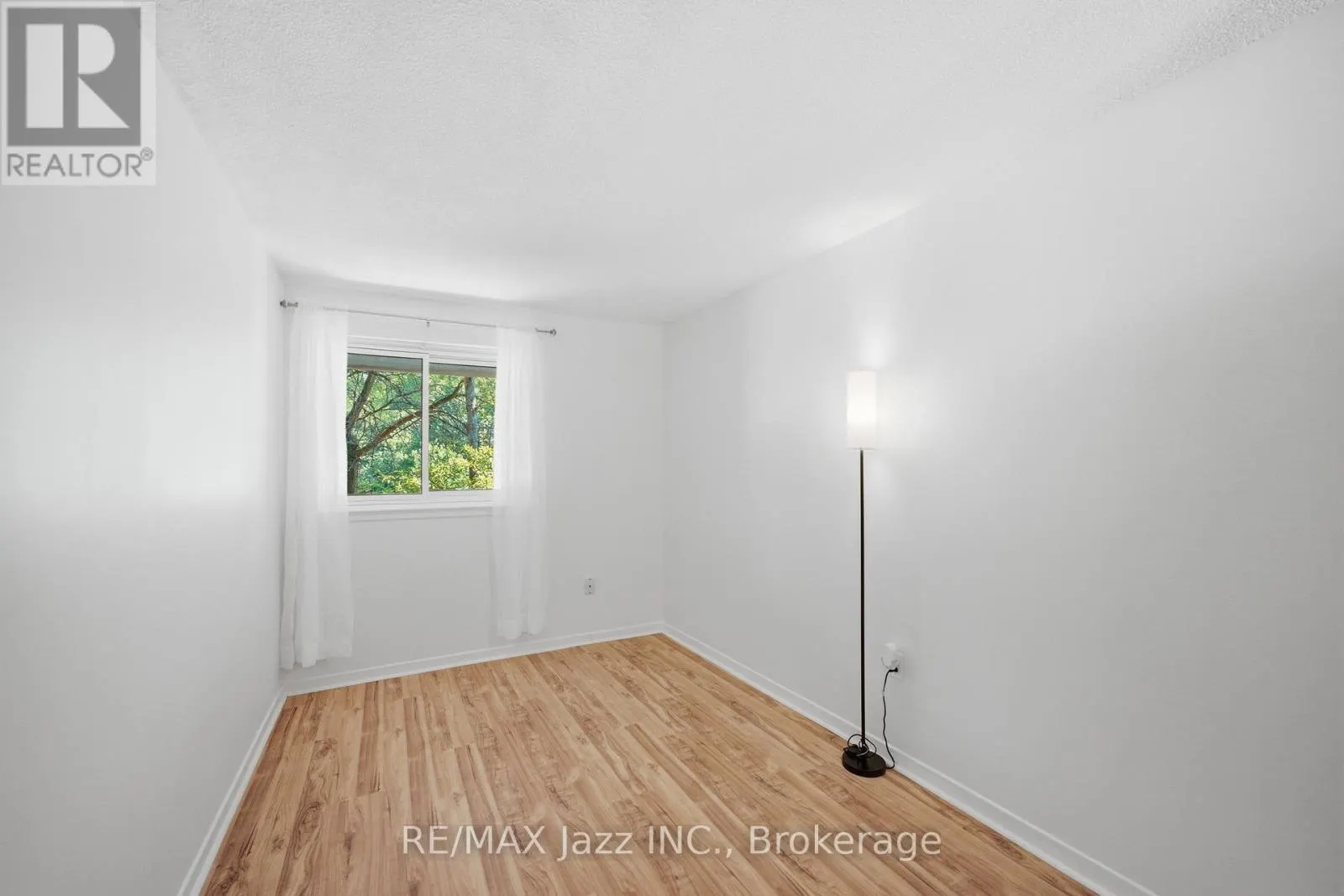 38 - 120 LING ROAD #38
