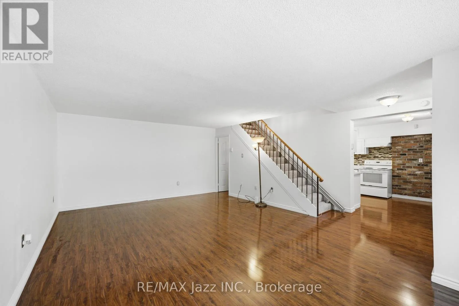 38 - 120 LING ROAD #38