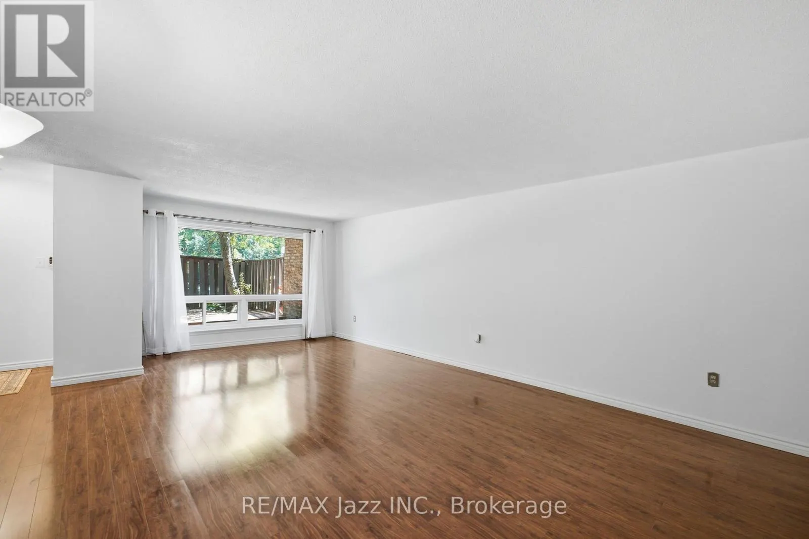 38 - 120 LING ROAD #38