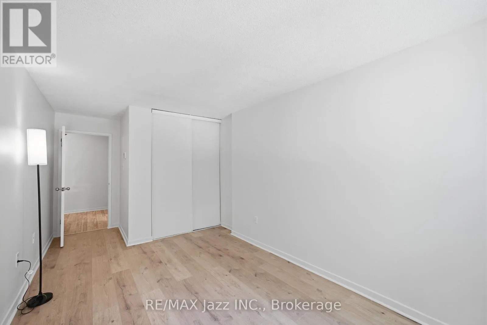 38 - 120 LING ROAD #38