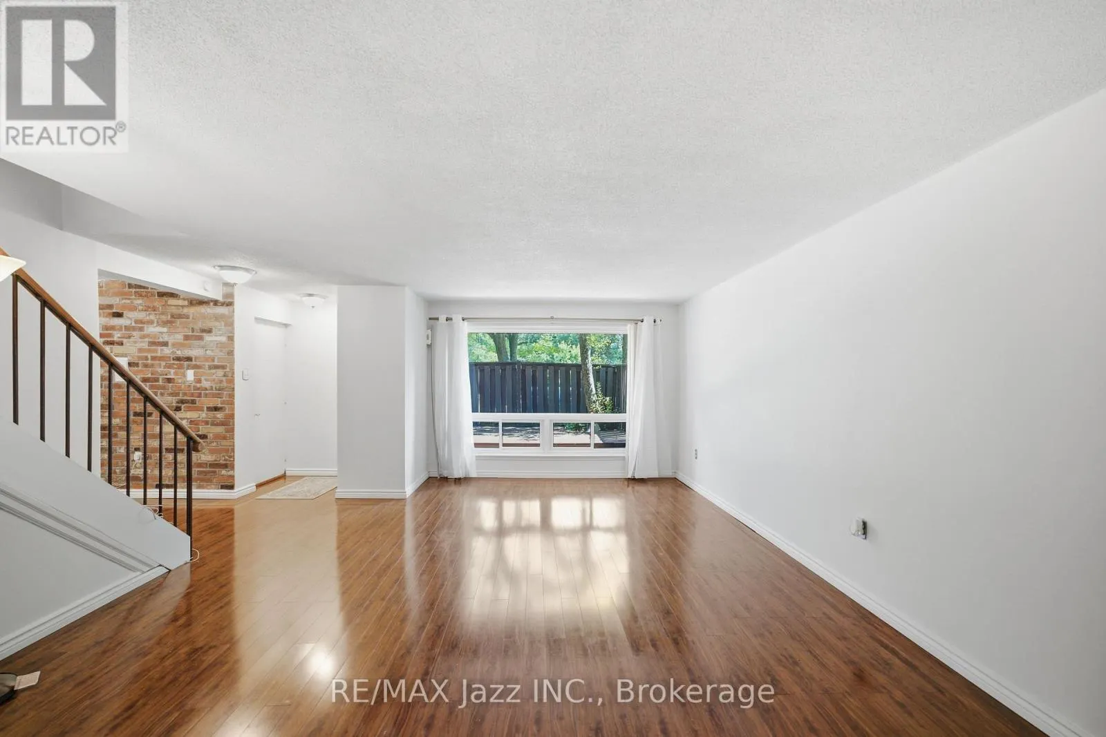 38 - 120 LING ROAD #38