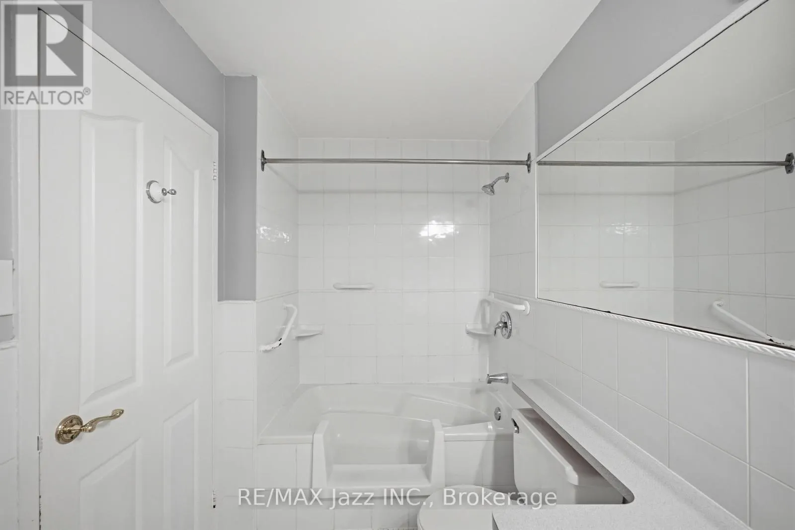 38 - 120 LING ROAD #38