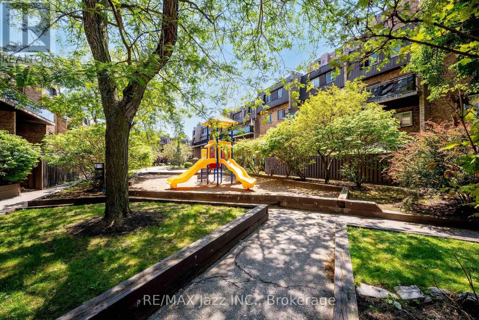 38 - 120 LING ROAD #38