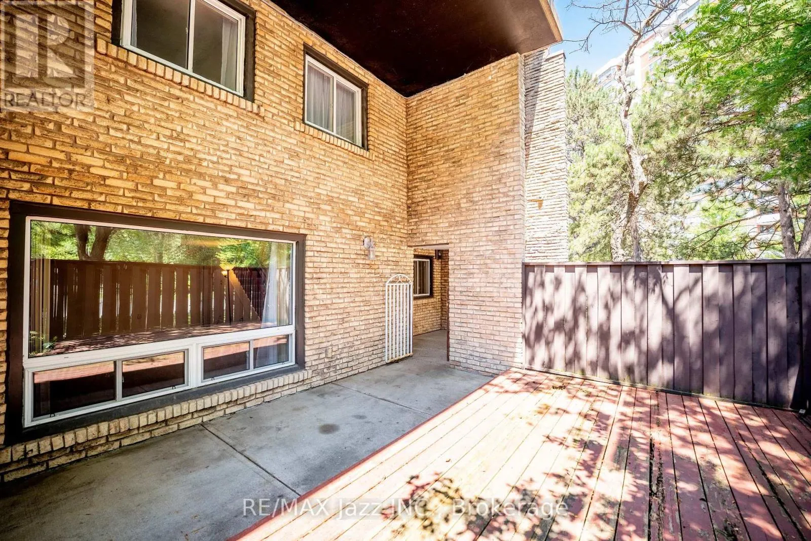 38 - 120 LING ROAD #38