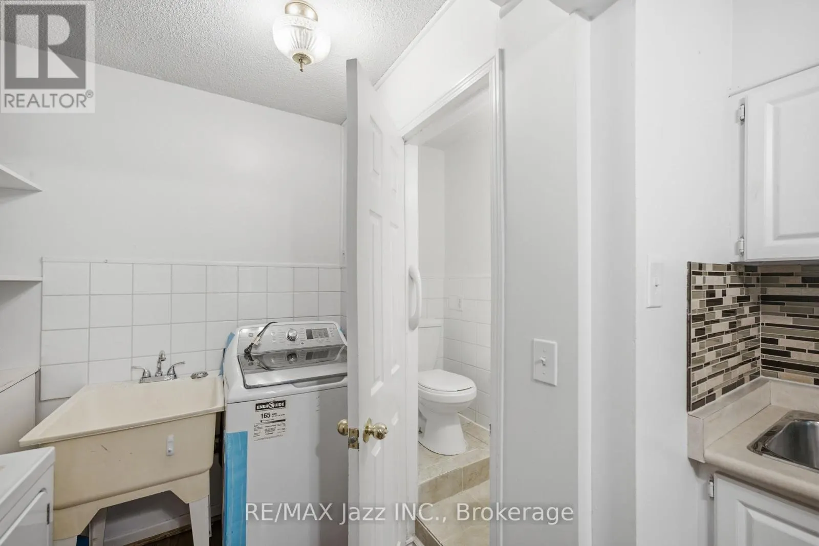 38 - 120 LING ROAD #38