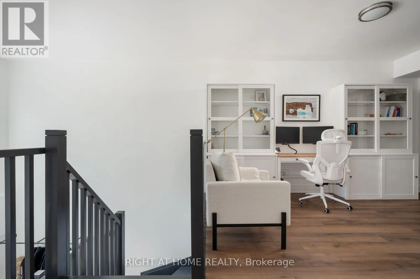 TH10 - 1350 KINGSTON ROAD