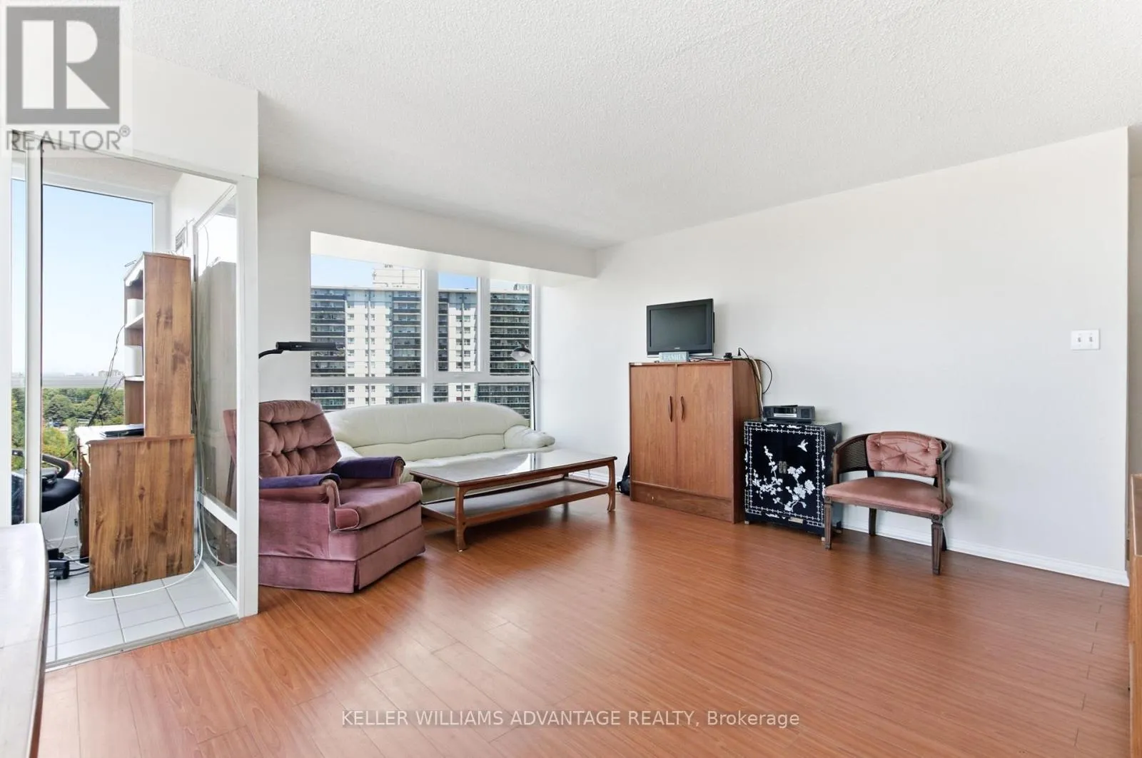 1006 - 3231 EGLINTON AVENUE E