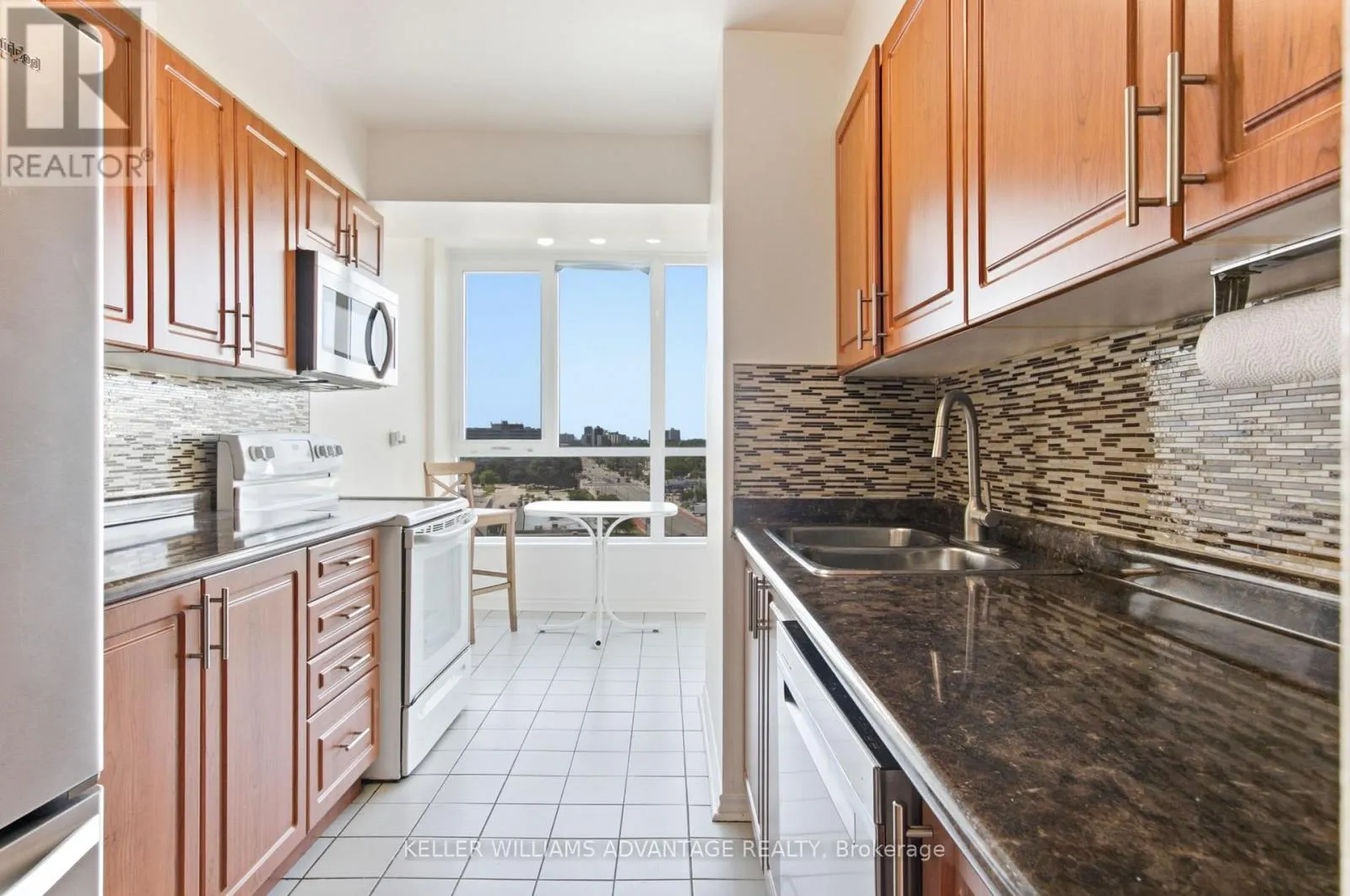1006 - 3231 EGLINTON AVENUE E
