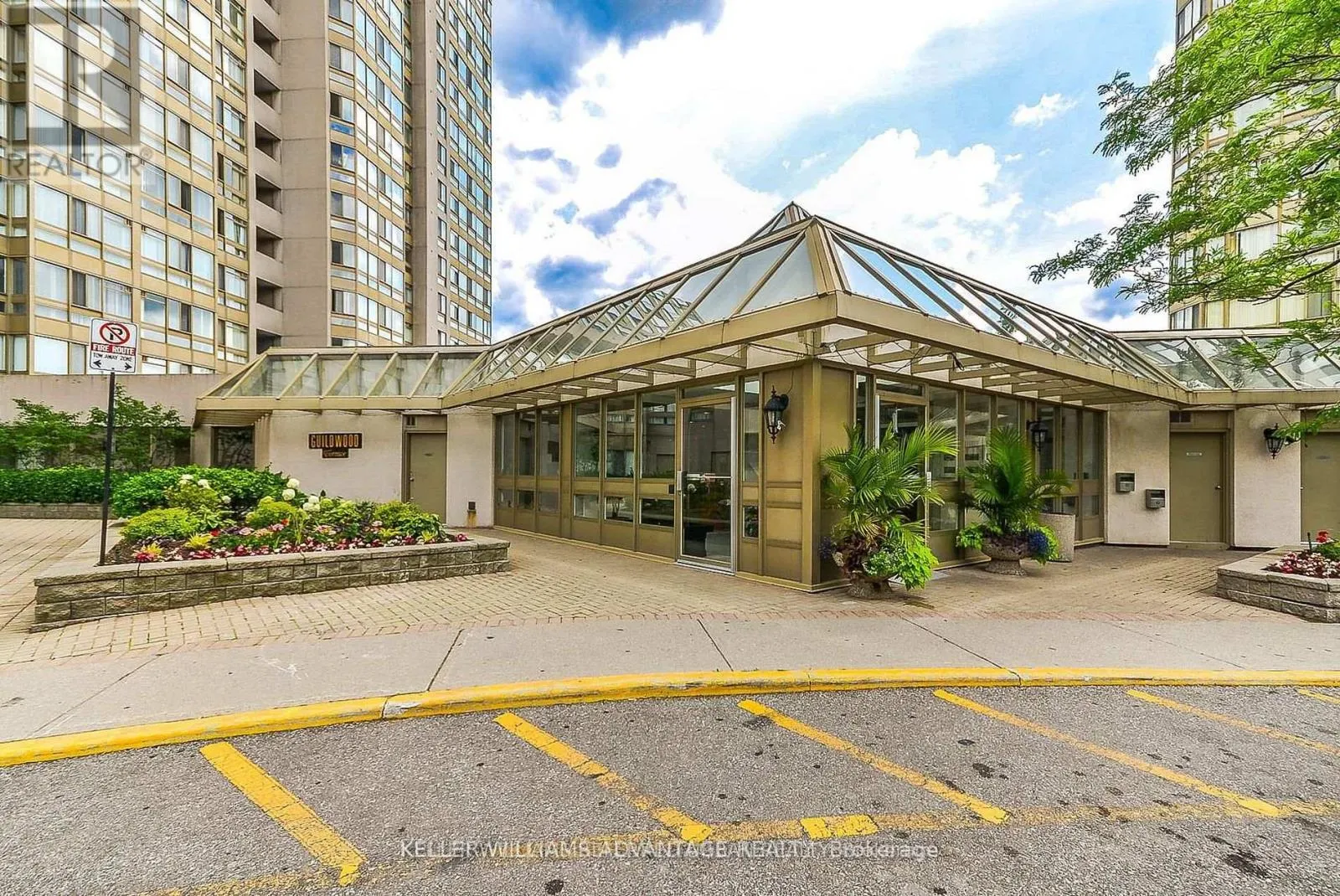 1006 - 3231 EGLINTON AVENUE E
