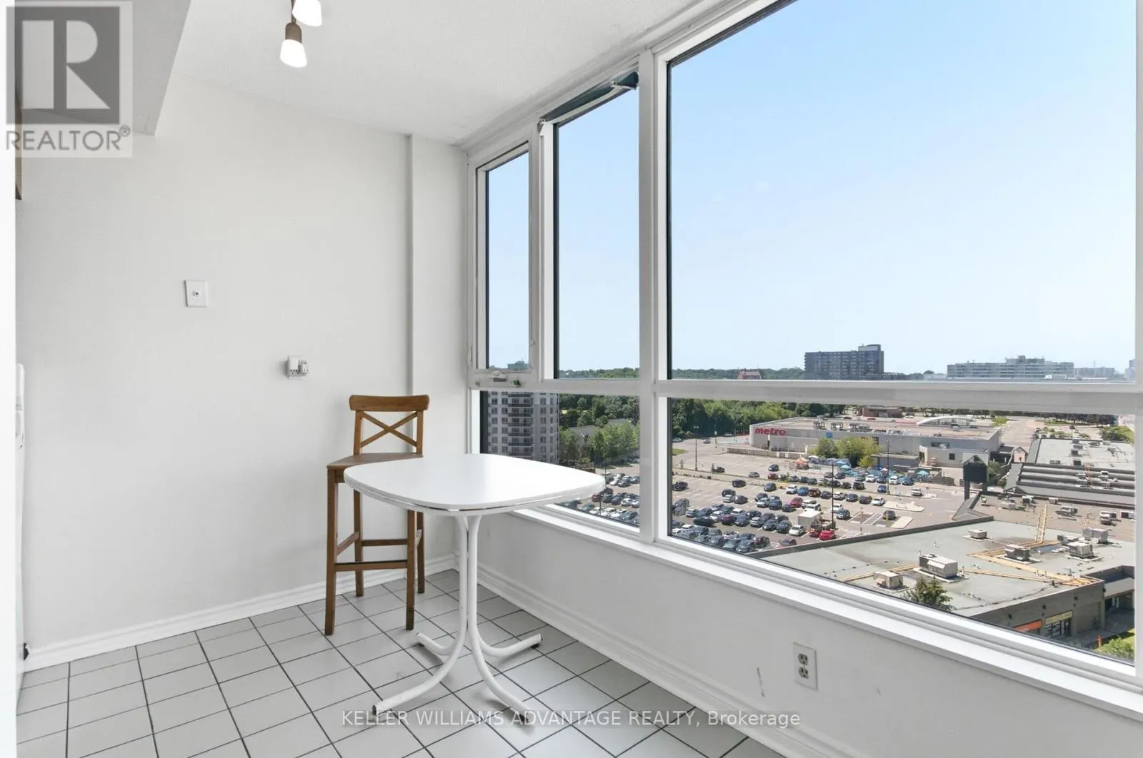 1006 - 3231 EGLINTON AVENUE E