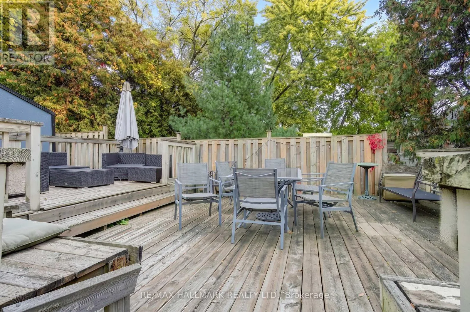 27 BEXHILL UPPER AVENUE