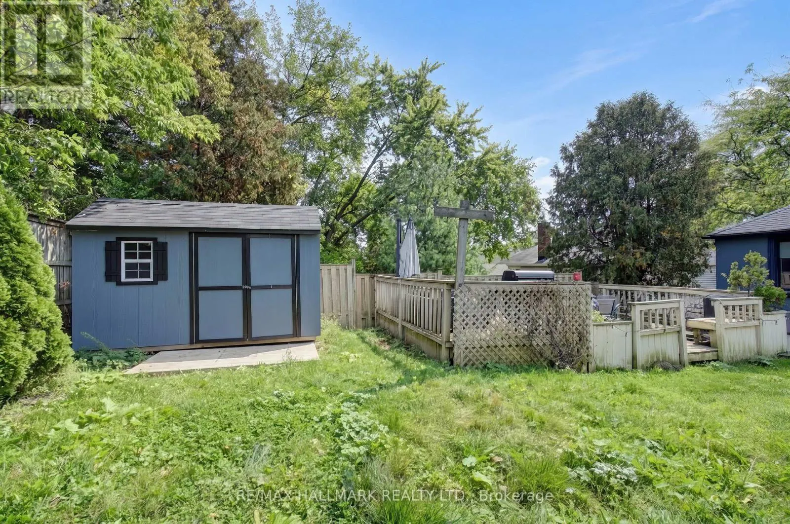 27 BEXHILL UPPER AVENUE