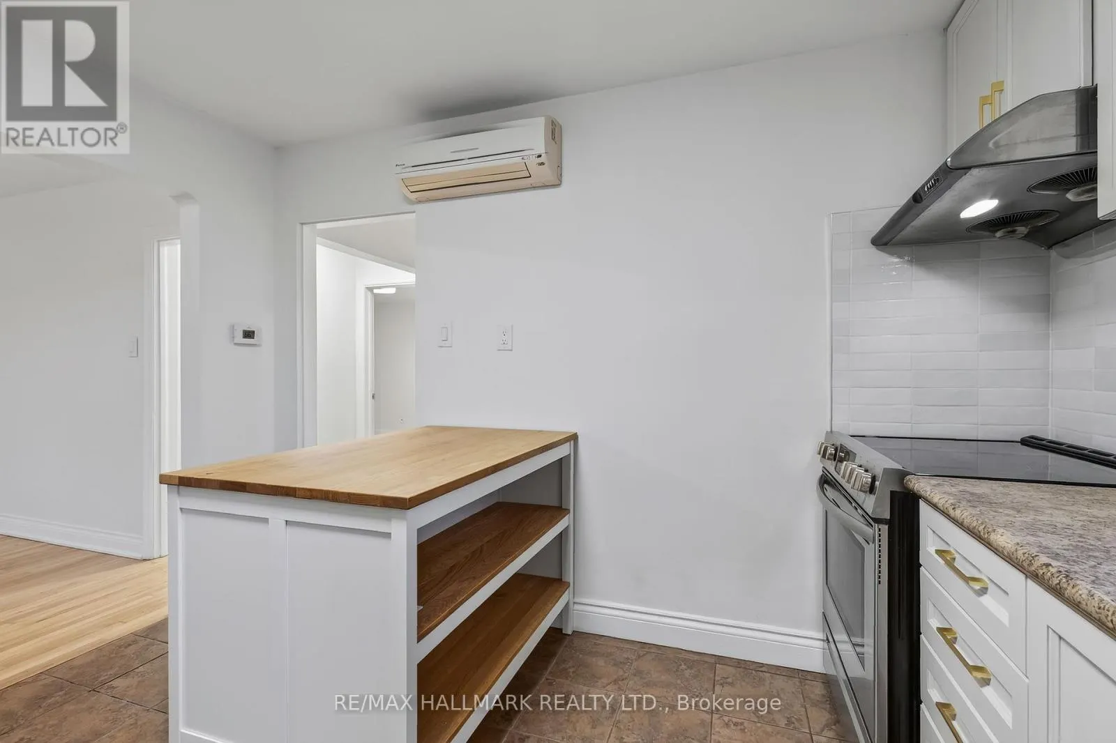 27 BEXHILL UPPER AVENUE
