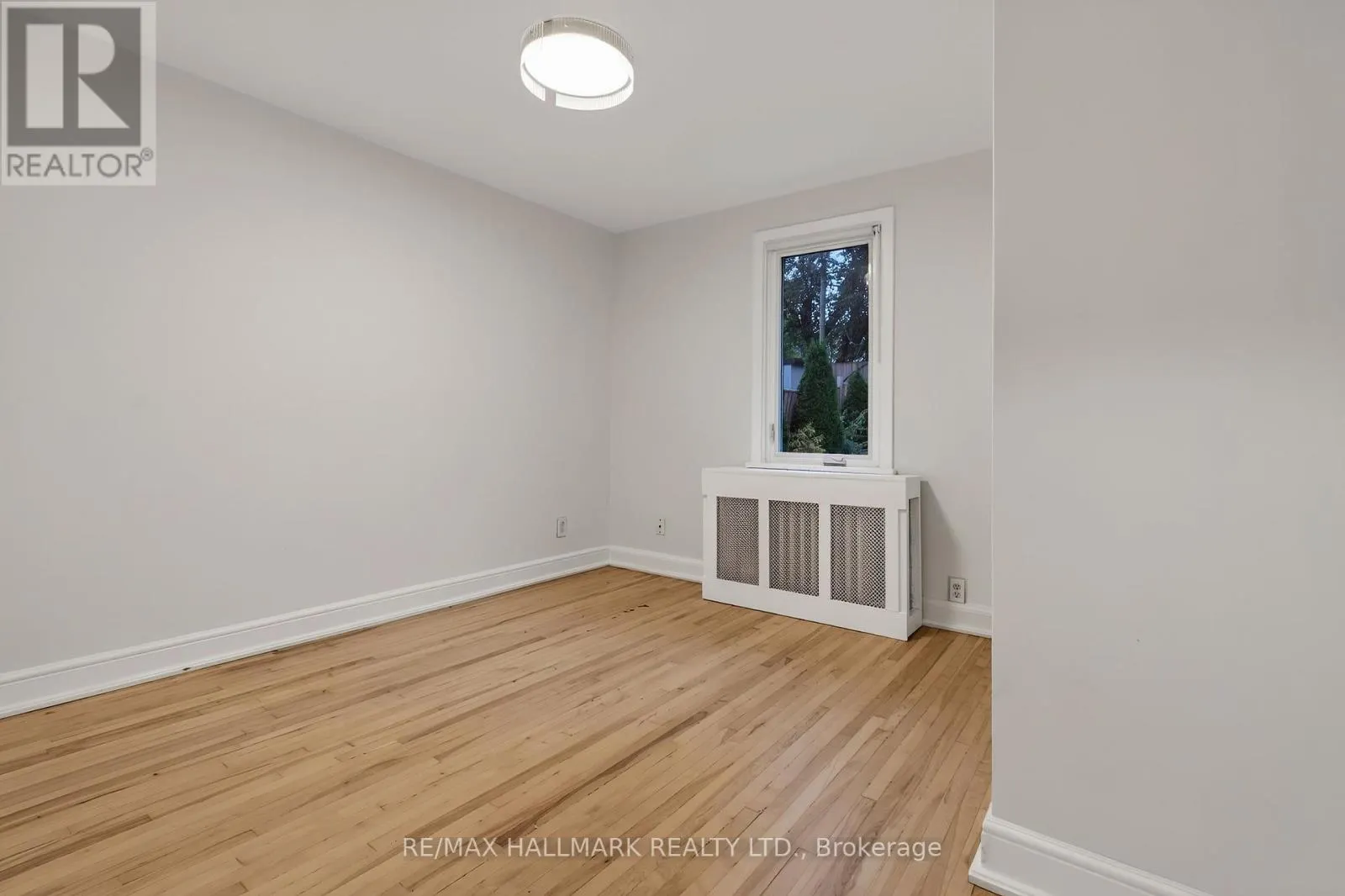 27 BEXHILL UPPER AVENUE