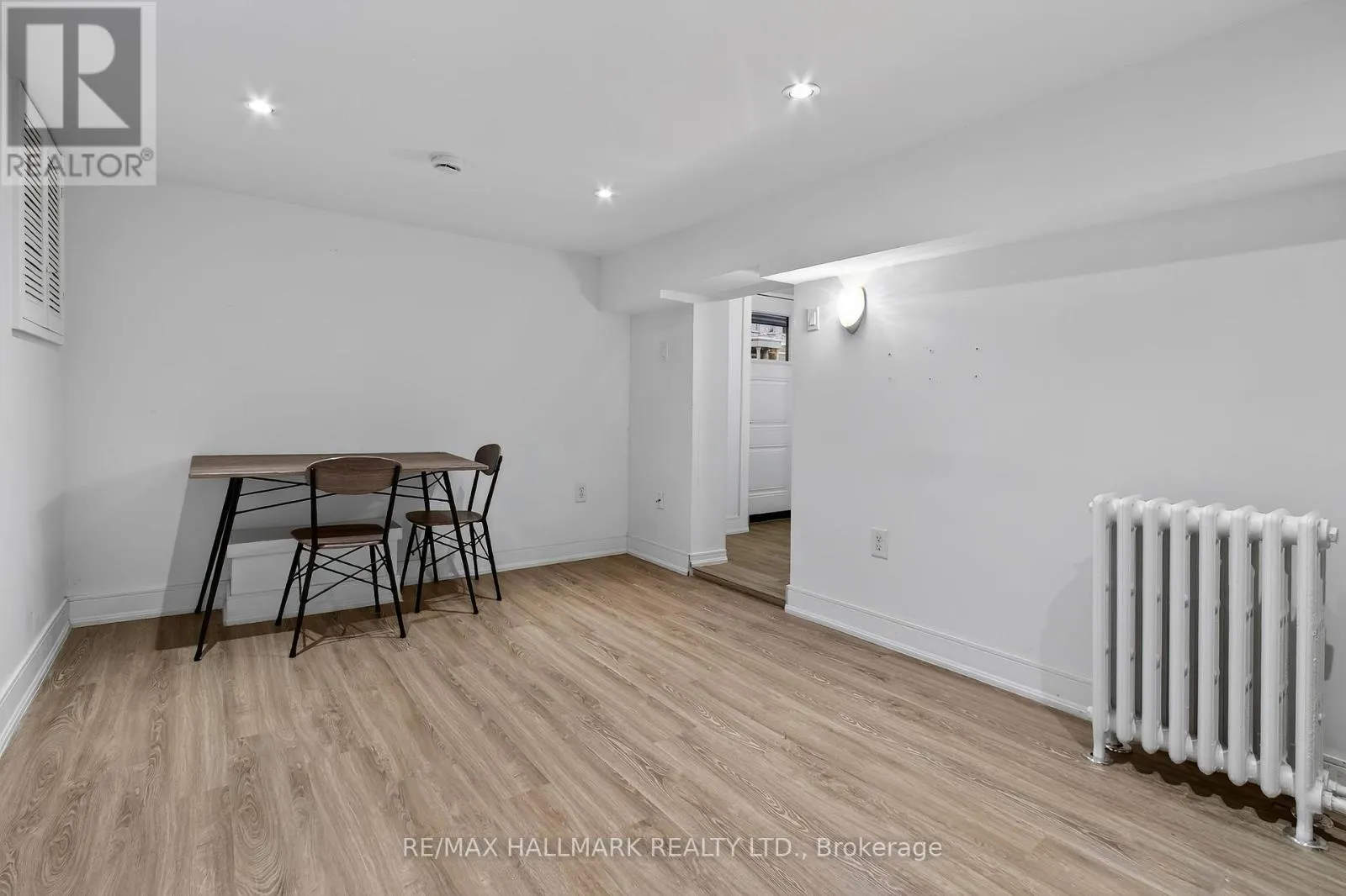 27 BEXHILL LOWER AVENUE