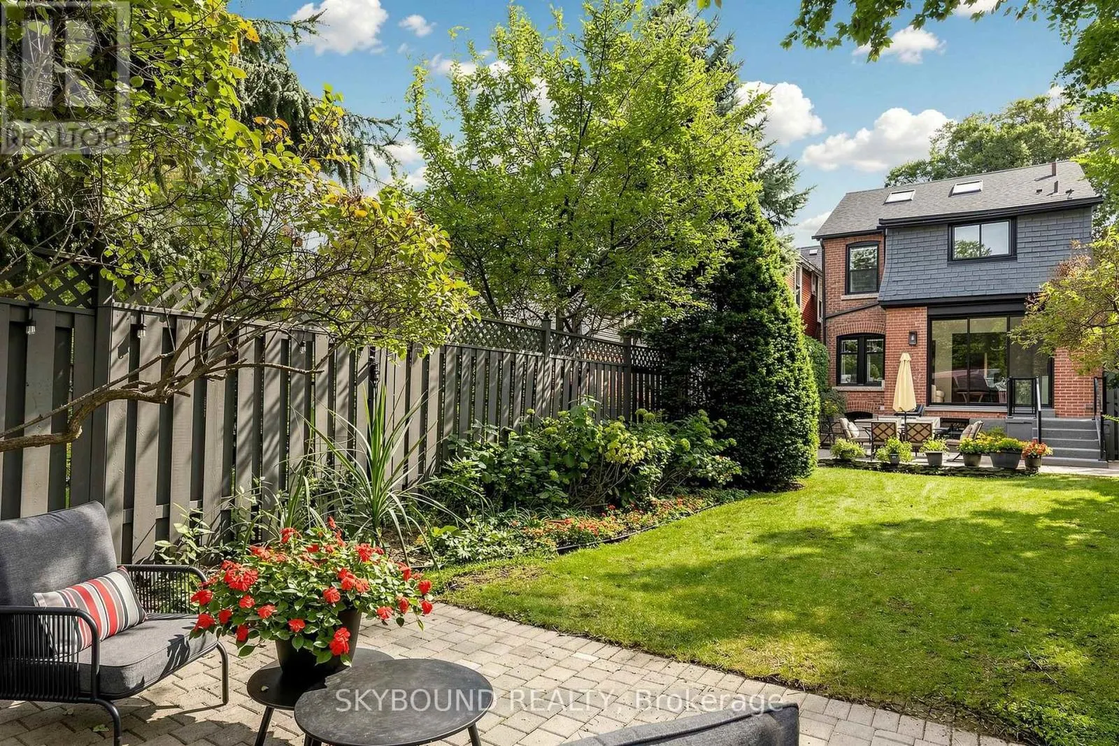 156 HAMPTON AVENUE