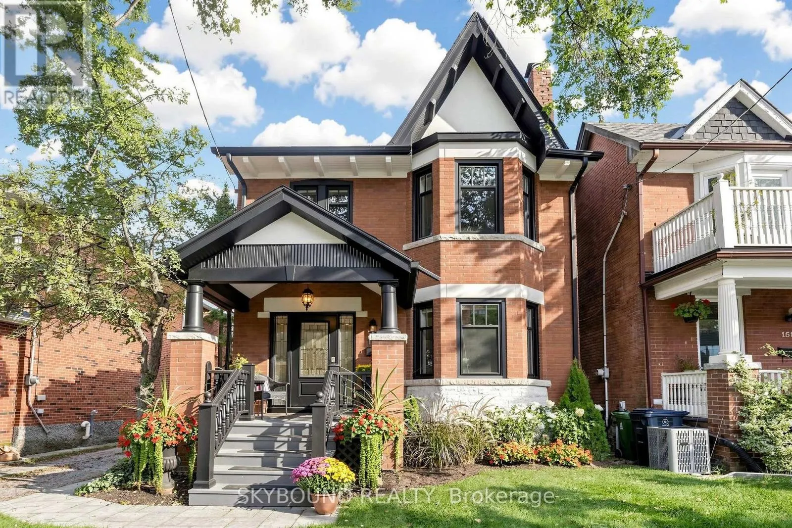 156 HAMPTON AVENUE